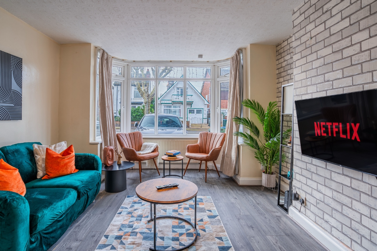 Coventry property - 4 bedroom furnished house for contractors